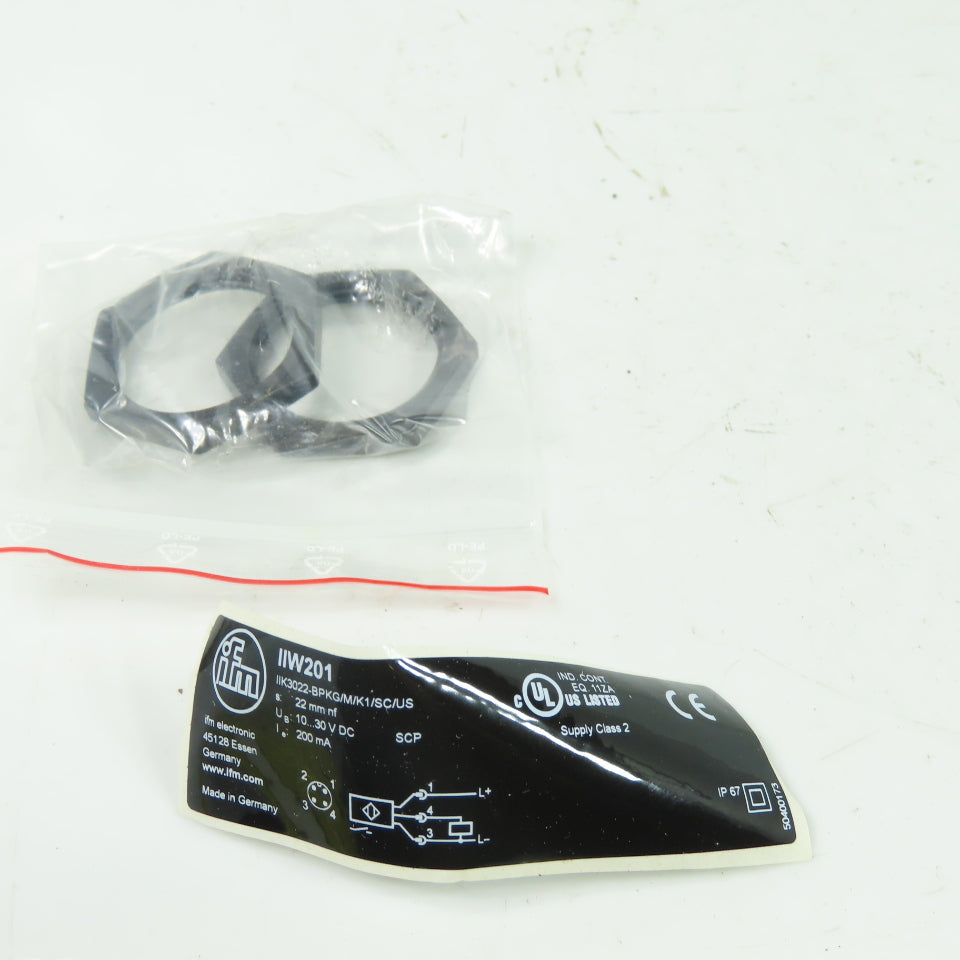 Efector IIW201 Inductive Sensor 4-Pin Male NEW