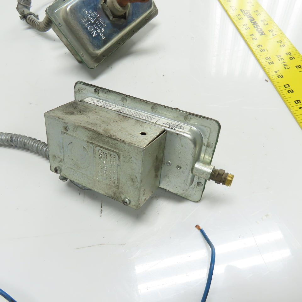 Cleveland Controls AFS-A Control Pressure Switch 300VA Pilot Duty At 120-277VAC