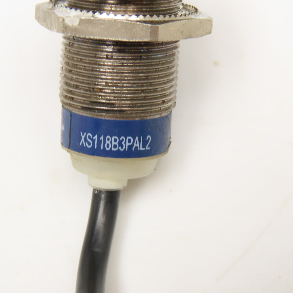 Telemecanique XS118B3PAL2 12-24V DC Proximity Sensor