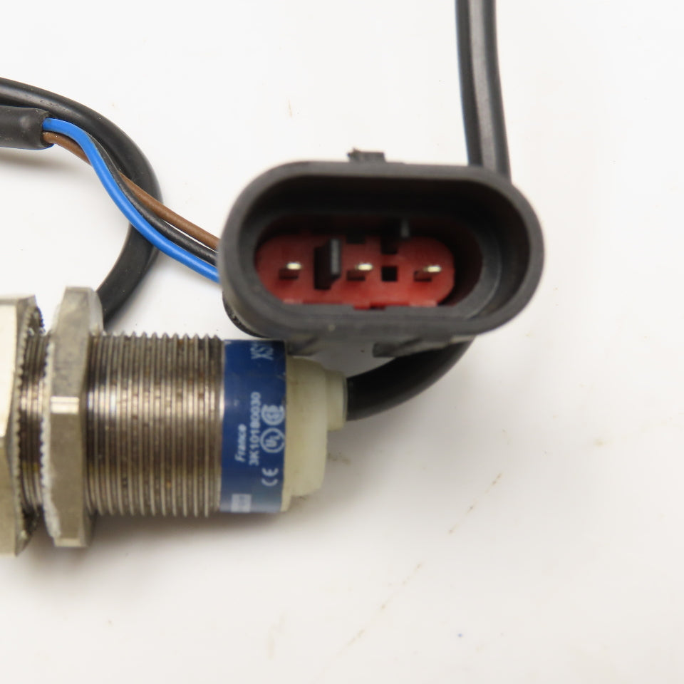 Telemecanique XS118B3PAL2 12-24V DC Proximity Sensor