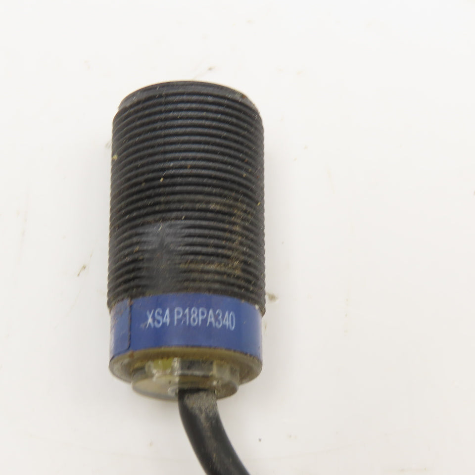 Telemecanique XS4P18PA340 12-24V DC Proximity Sensor With Bracket