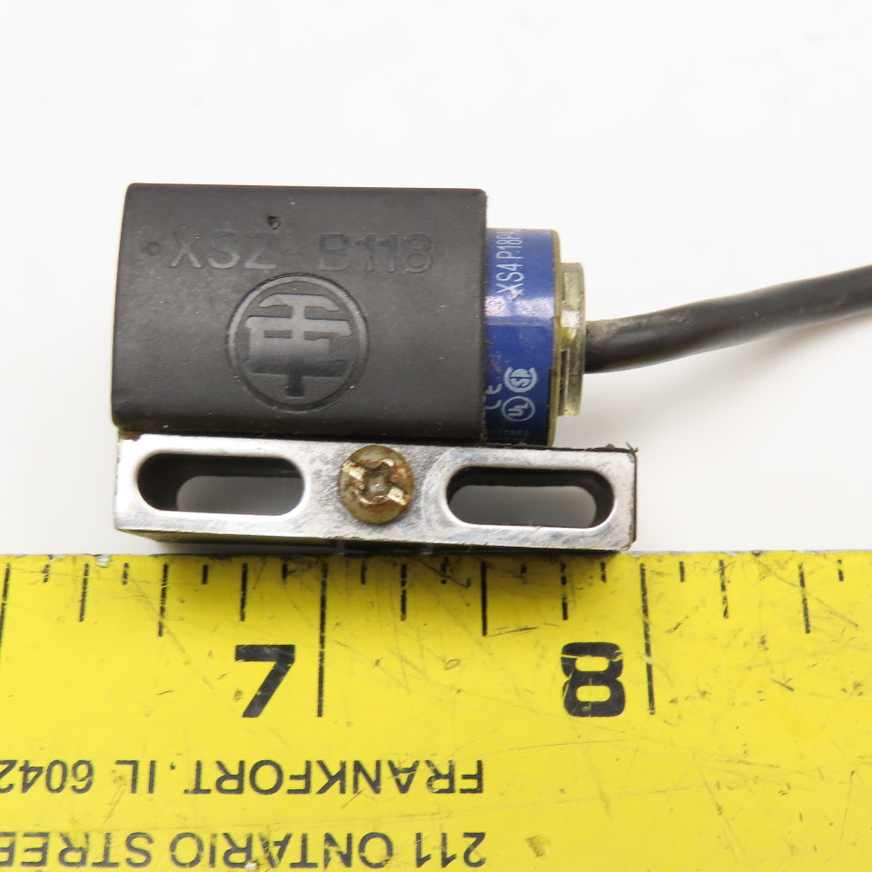 Telemecanique XS4P18PA340 12-24V DC Proximity Sensor With Bracket