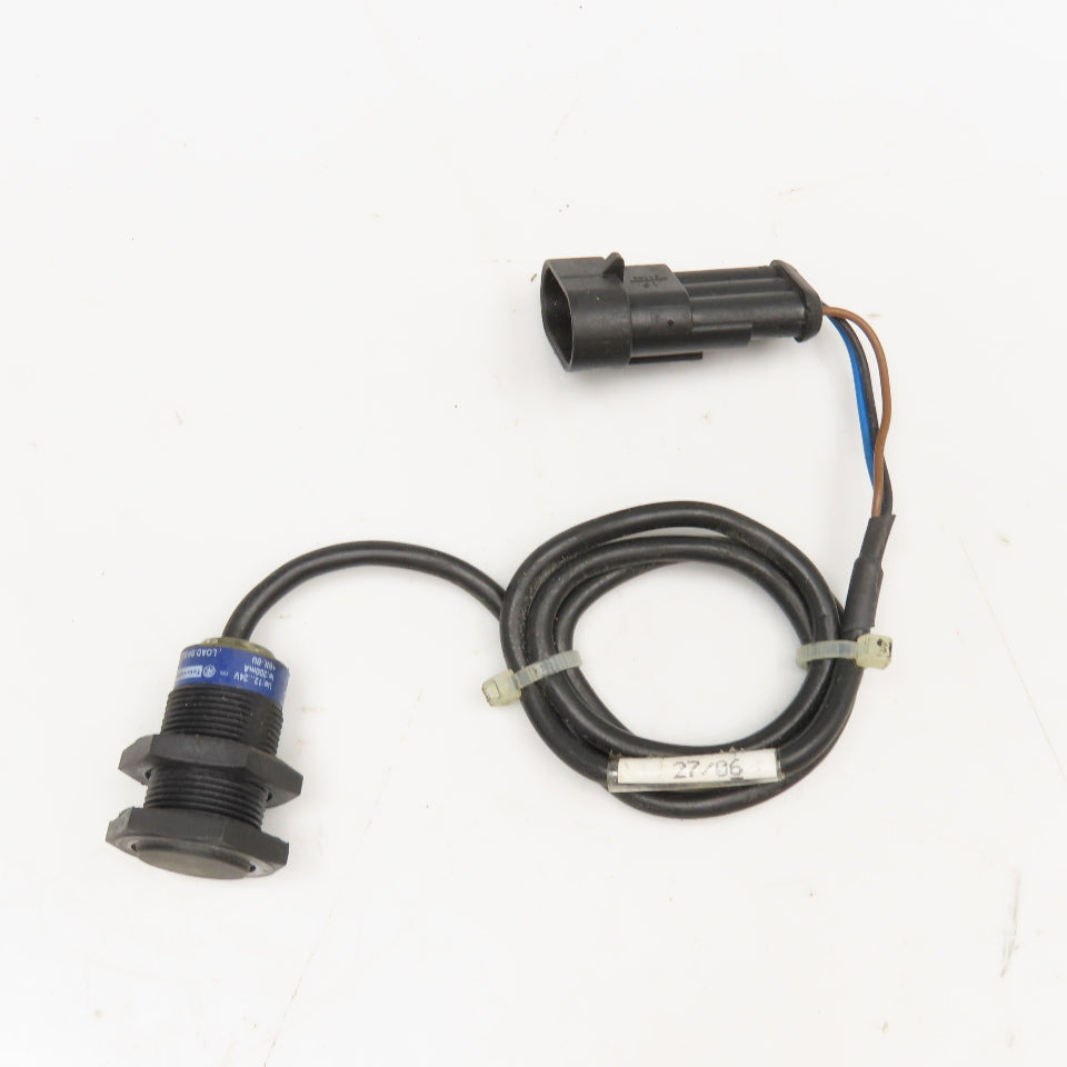 Telemecanique XS4P18PA340 12-24V DC Proximity Sensor
