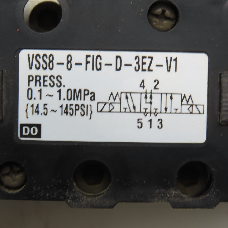 SMC VSS8-8-FIG-D-3EZ-V1 5/3 Position Float Center Pneumatic Valve 21-26VDC Coil