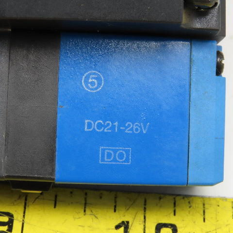 SMC VSS8-8-FIG-D-3EZ-V1 5/3 Position Float Center Pneumatic Valve 21-26VDC Coil