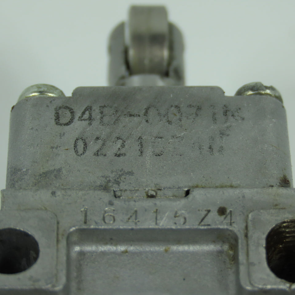 Omron D4B-4171N Roller Plunger Limit Switch Nema A600 2A 400V