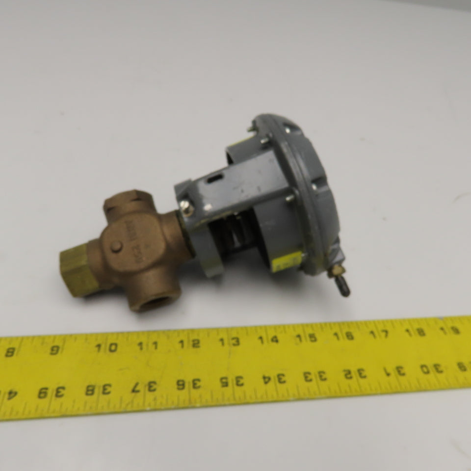 Johnson Controls V-3000-1 1/2" NPT Bronze 3 Way Air Switching Valve 25PSI