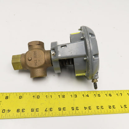 Johnson Controls V-3000-1 1/2" NPT Bronze 3 Way Air Switching Valve 25PSI