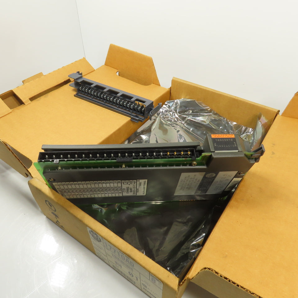 Allen Bradley 1771-OAD Ser B 12 To 120VAC Output Module (Very Clean W/ Box)