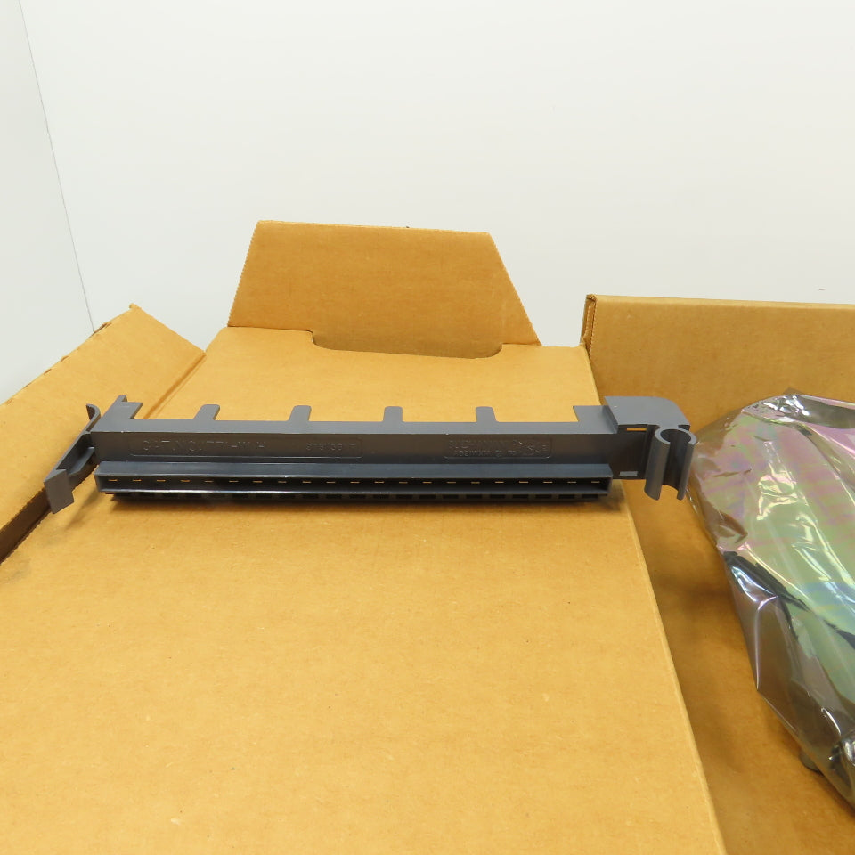 Allen Bradley 1771-OAD Ser B 12 To 120VAC Output Module (Very Clean W/ Box)