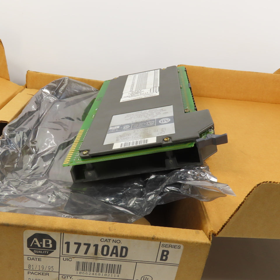 Allen Bradley 1771-OAD Ser B 12 To 120VAC Output Module (Very Clean W/ Box)