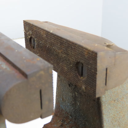 LS Starrett 924 Athol 4" Wide x 6" Open Swivel Base Bench Mount Machinists Vise