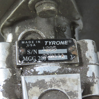 Tyrone MGG 200 2CBA1A Bi-Directional Hydraulic Motor 9/16" Shaft