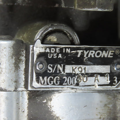 Tyrone MGG 200 30A13 Bi-Directional Hydraulic Motor 9/16" Shaft