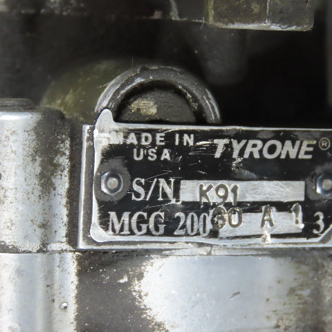 Tyrone MGG 200 30A13 Bi-Directional Hydraulic Motor 9/16" Shaft