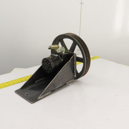 Char-Lynn 101 100 009 Bi-Directional Hydraulic Motor 1" Shaft 969RPM W/ Pulley