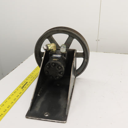 Char-Lynn 101 100 009 Bi-Directional Hydraulic Motor 1" Shaft 969RPM W/ Pulley