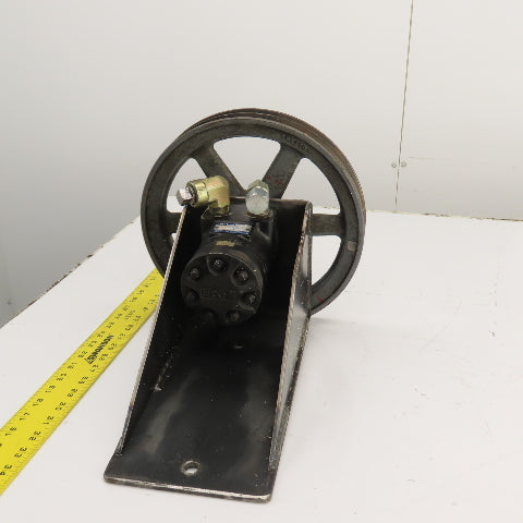 Char-Lynn 101 100 009 Bi-Directional Hydraulic Motor 1" Shaft 969RPM W/ Pulley