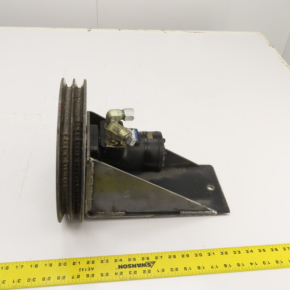 Char-Lynn 101 100 009 Bi-Directional Hydraulic Motor 1" Shaft 969RPM W/ Pulley