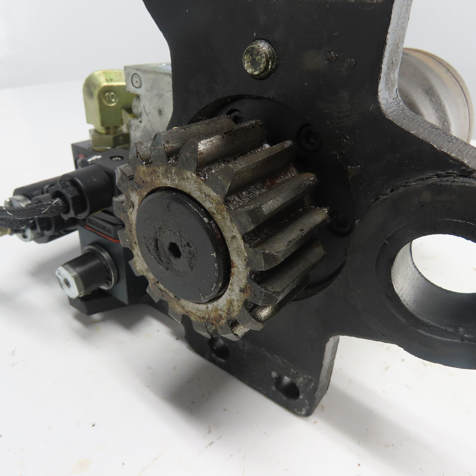Sauer Danfoss OMR 160 EP Hydraulic Motor Drive Assembly For Yale Forklift