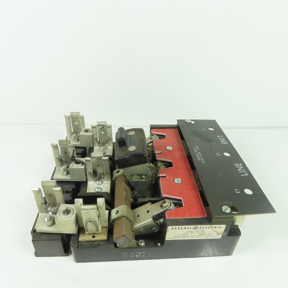 General Electric THMC34 QMW Fusible Disconnect Switch 600V 200A W/ Bottom Block