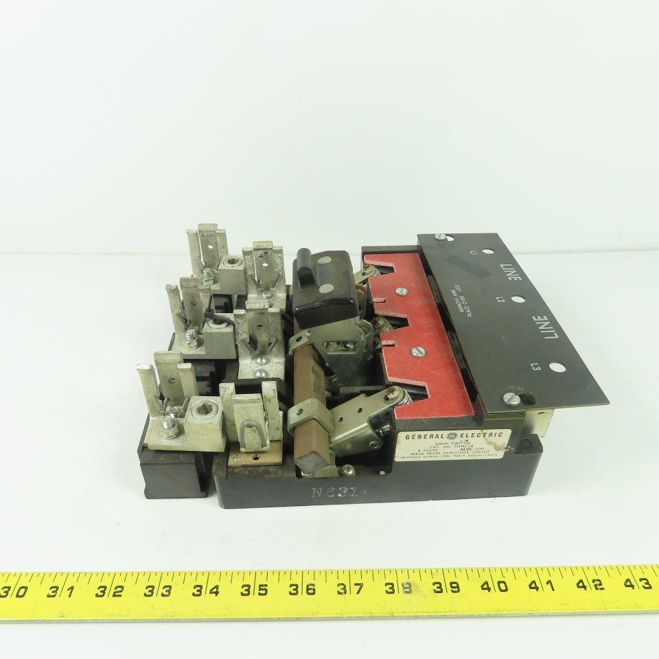 General Electric THMC34 QMW Fusible Disconnect Switch 600V 200A W/ Bottom Block