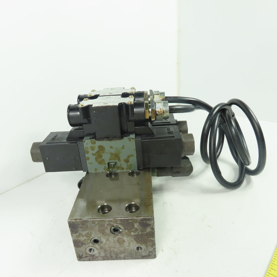Rexroth 4WE6W-51-M0/AW100-00 2 Hydraulic Directional Valve W/ Manifold Block