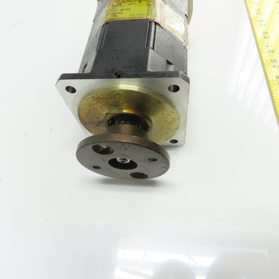 Fanuc A06B-0312-B032 AC Servo Motor 3Ph 120V 2.0Nm W/ Pulse Coder A290-0521-V552