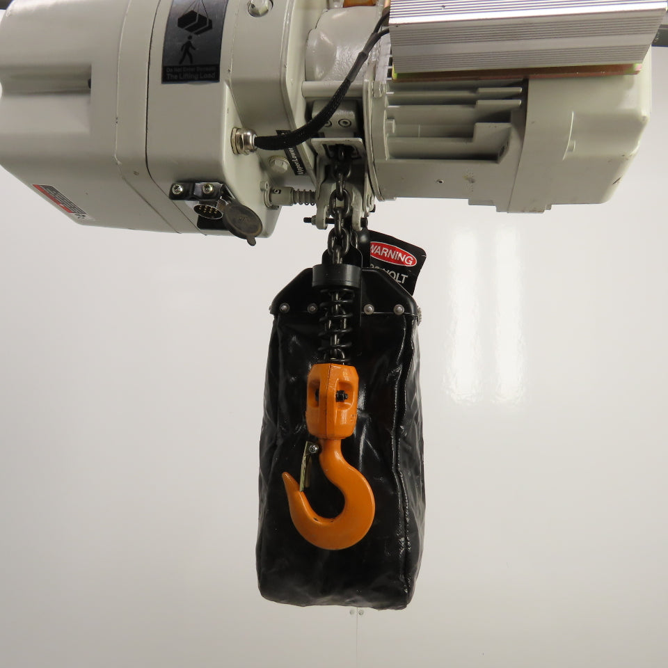 Starke STK05VS 1/2 Ton Electric Chain Hoist 20' Lift 8-26FPM Variable 230V 3PH