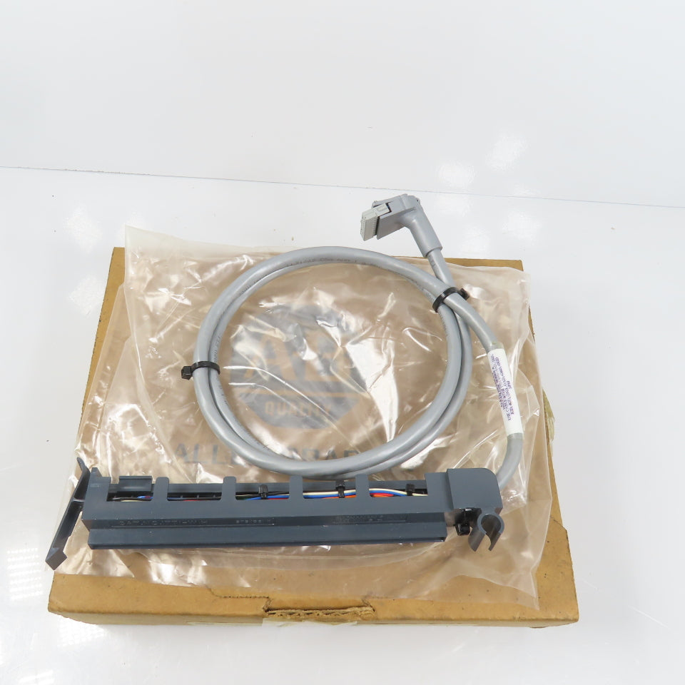 Allen Bradley 1492-CABLE10F Ser A 20 Point Interface Wiring Cable 1.0 m Long NEW