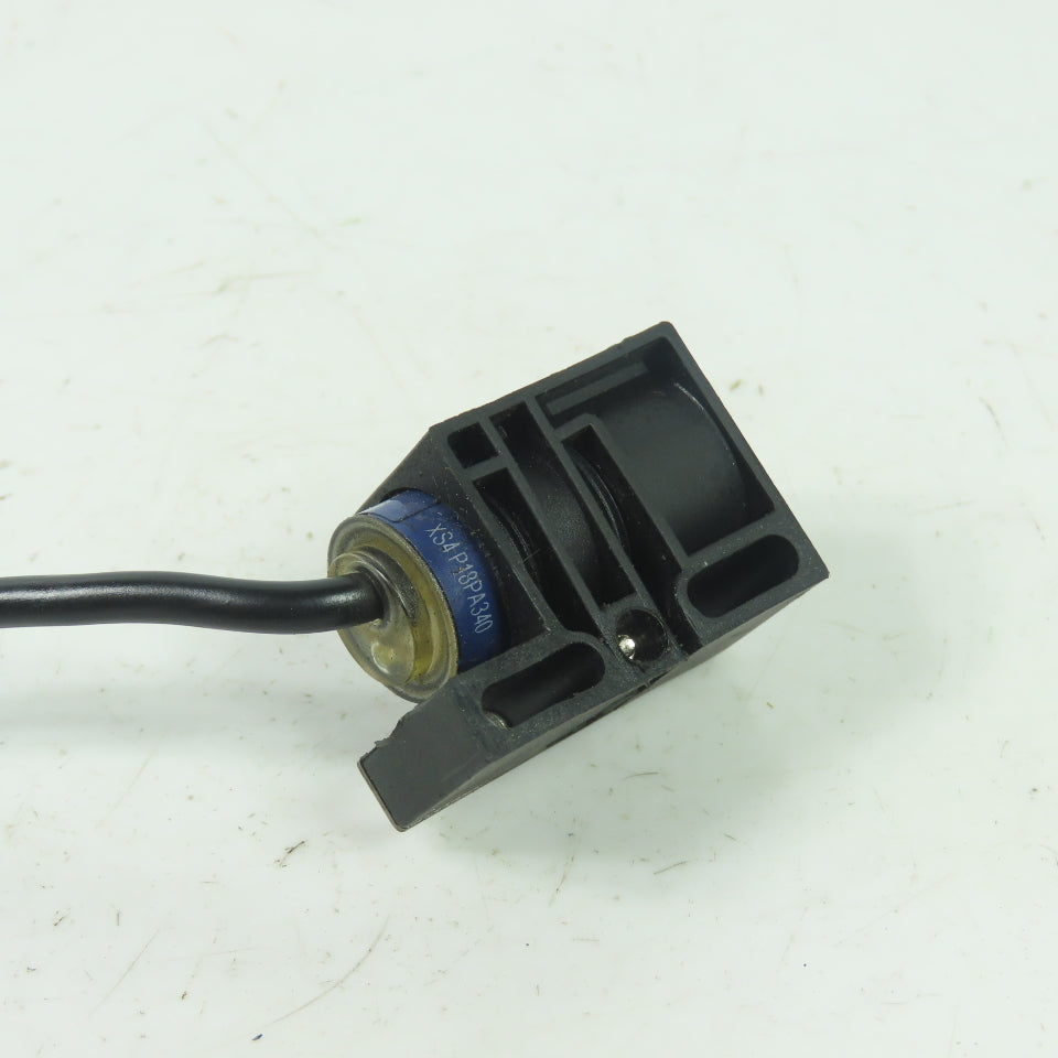 Telemecanique XS4P18PA340 12-24V DC Proximity Sensor