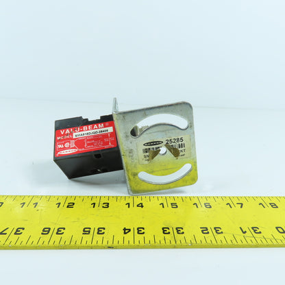Banner SMA915DJQD-28406 Valu-Beam Photoelectric Sensor W/ Mounting Bracket