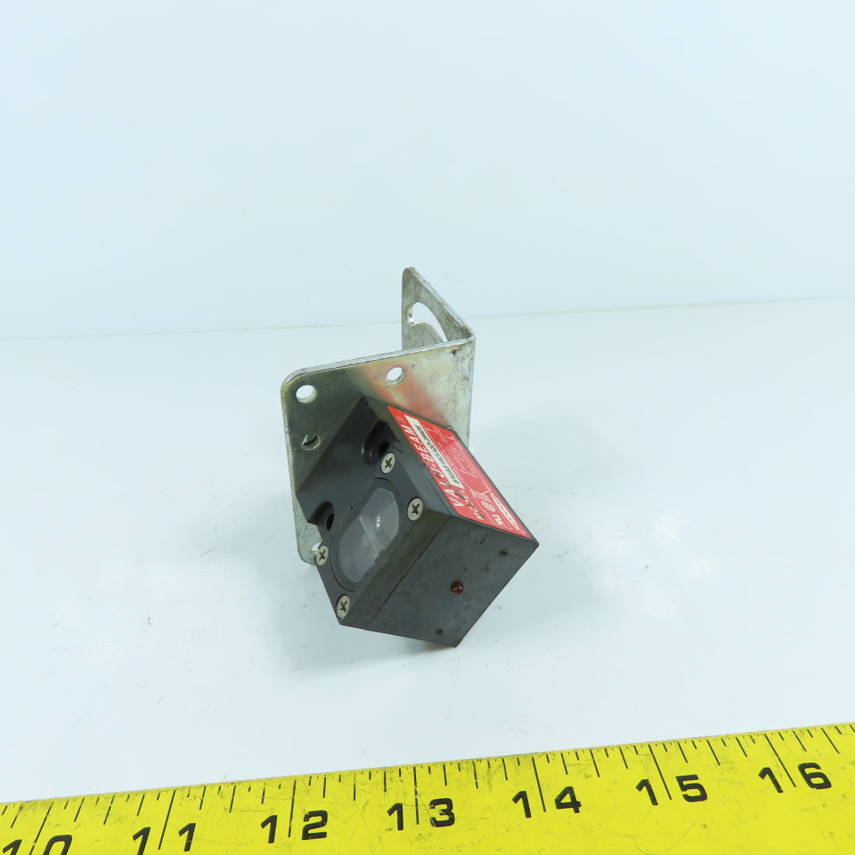 Banner SMA915DJQD-28406 Valu-Beam Photoelectric Sensor W/ Mounting Bracket