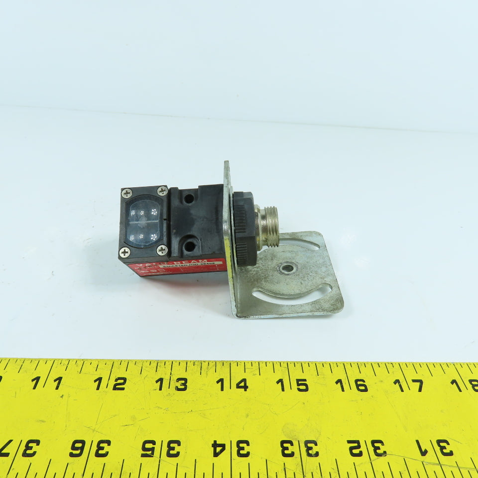 Banner SMA915DJQD-28406 Valu-Beam Photoelectric Sensor W/ Mounting Bracket