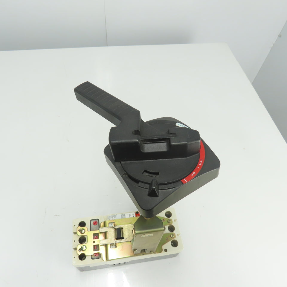 Cutler Hammer JDB 35K 200A Circuit Breaker 3-Pole 600VAC W/ Disconnect Switch