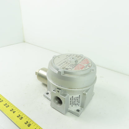 United Electric Controls J120 Model 9778 156 Pressure Switch 15A 480VAC 100PSI