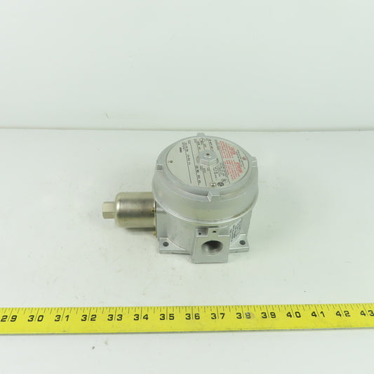 United Electric Controls J120 Model 9778 156 Pressure Switch 15A 480VAC 100PSI
