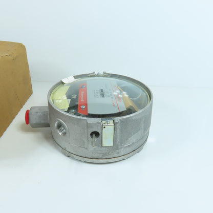 Honeywell C437D 1005 Gas Pressure Switch 5-25 In Of Water NEW