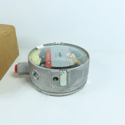 Honeywell C437D 1005 Gas Pressure Switch 5-25 In Of Water NEW