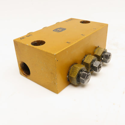 3 Way Lubrication Metering Manifold 1/4" NPT Lot Of 3