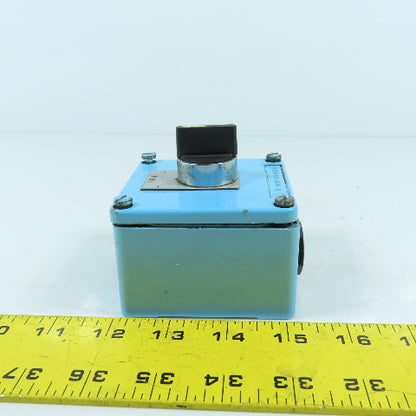 Telemecanique 3-Position Spring Return Selector Switch 380V W/ Enclosure