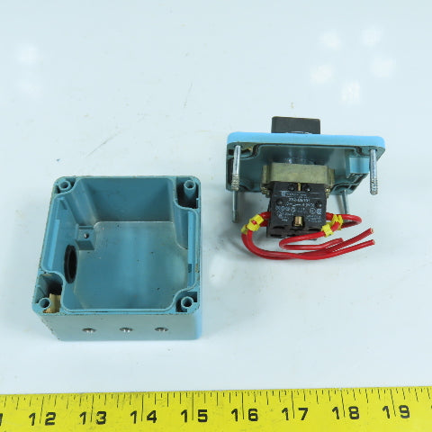 Telemecanique 3-Position Spring Return Selector Switch 380V W/ Enclosure