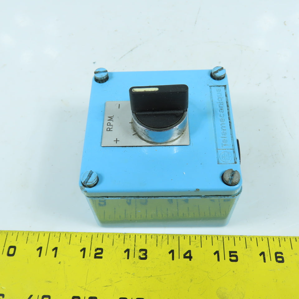 Telemecanique 3-Position Spring Return Selector Switch 380V W/ Enclosure