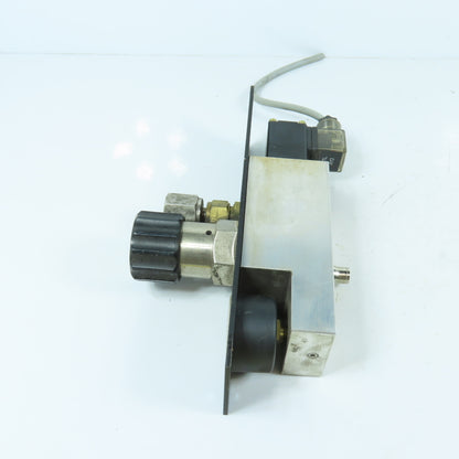 H. Lüdi + Co AG 398975 02 Oxygen Regulator W/ Gauge & Solenoid Burkert 136581H