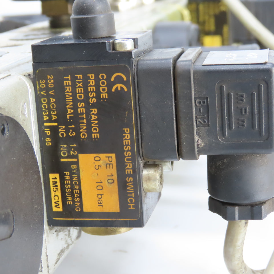 Almotion BV Knocks Multi-Fix FRL Air Regulation Unit W/ Filters & Solenoids
