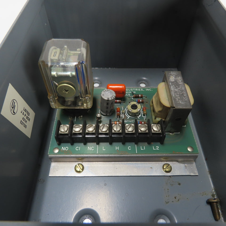 Curtis Industries Model LCS Liquid Level Control W/ Sensitivity Adjust Enclosure