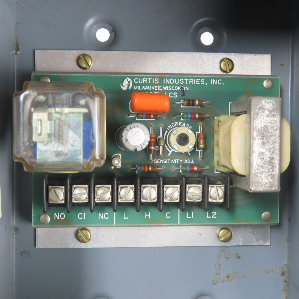 Curtis Industries Model LCS Liquid Level Control W/ Sensitivity Adjust Enclosure