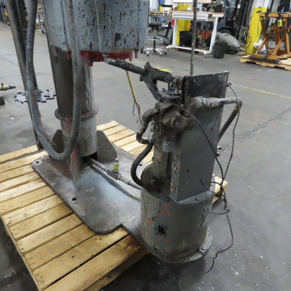 Schold Style Vertical Post Mounted Mixer Disperser W/ Hydraulic Lift & 2 Tubs