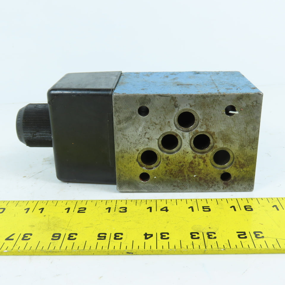 Mannesmann Rexroth 3WE10B40/CW110N9DA/V 120V Hydraulic Directional Valve