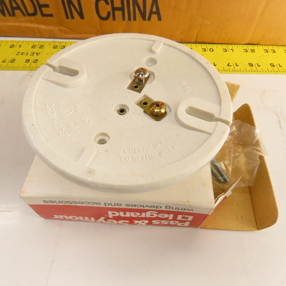 Pass & Seymour 8407DCK 272 660W 250V White Porcelain Keyless Lampholder Lot /42